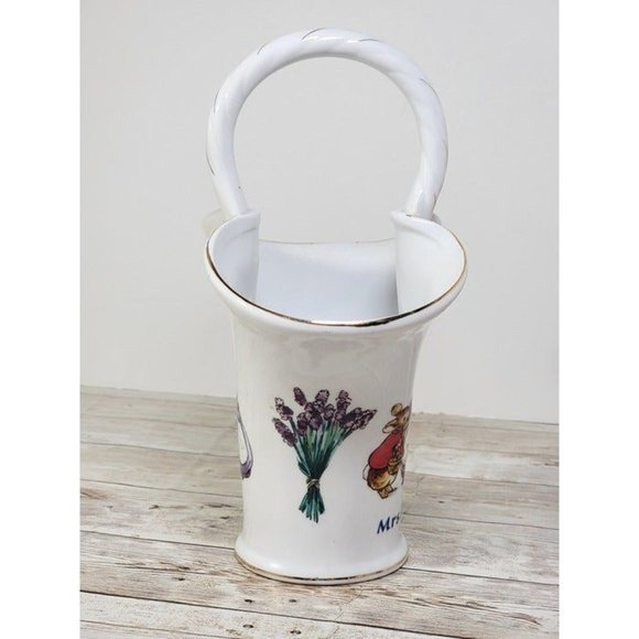 VASE PETER RABBIT BEATRIX POTTER MRS. RABBIT BASKET Frederick Warne‎ & Co 2002 - Picture 5 of 7